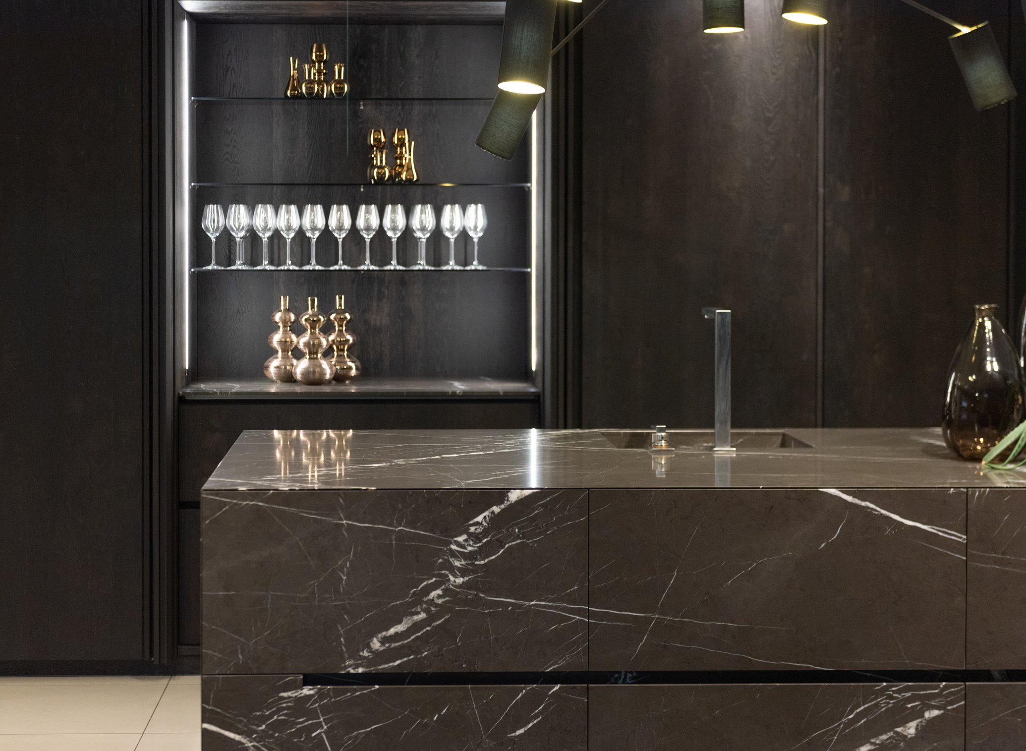 Dark Marbled Kitchen